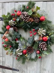 Traditional everlasting Christmas Wreath with Pinecones, Berries & Cinnamon